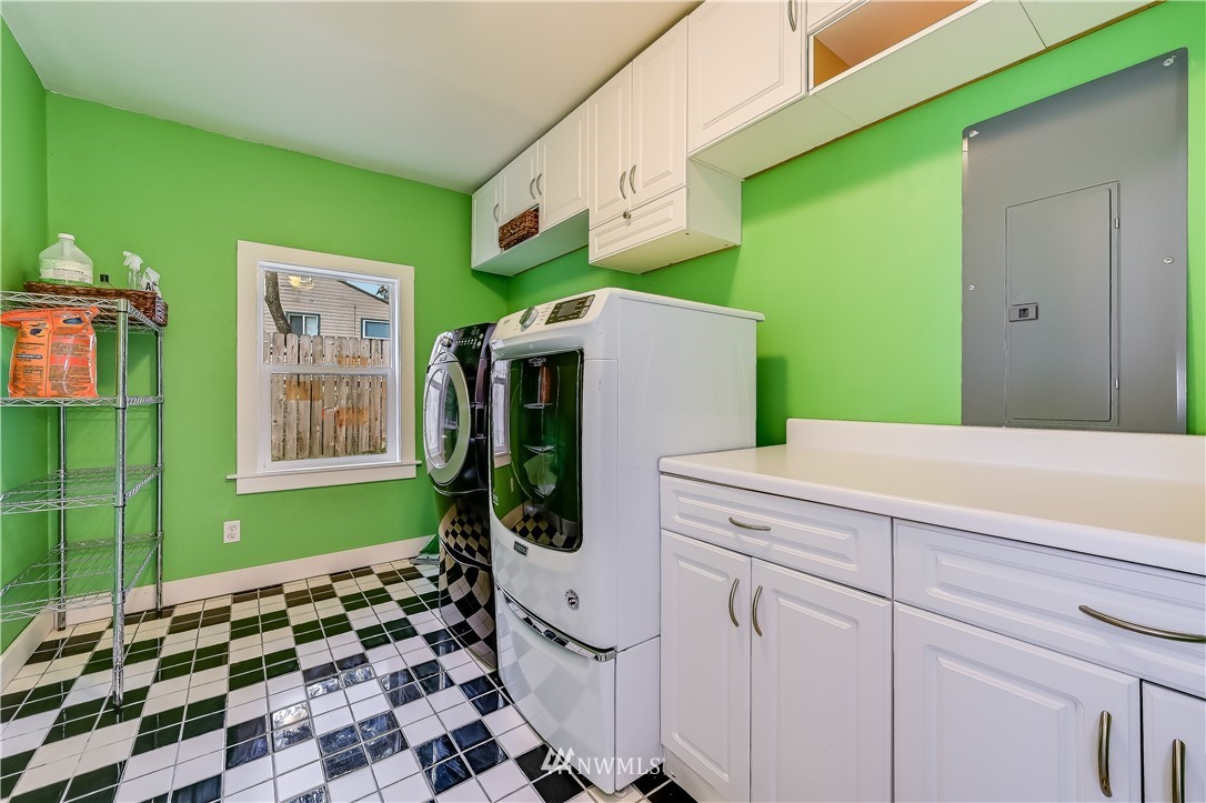 7916 199th Street Southwest Edmonds, WA 98026 - Photo 22 of 25 Gallery Image 22