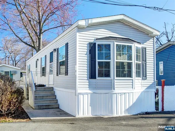 $90,000 | 17 East 6th Street, Moonachie, NJ 07074