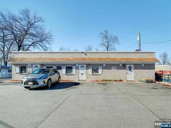 $90,000 | 17 East 6th Street, Moonachie, NJ 07074