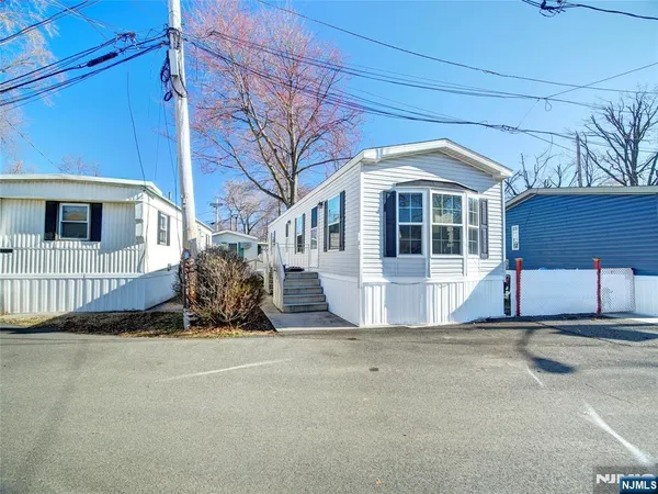 $90,000 | 17 East 6th Street, Moonachie, NJ 07074
