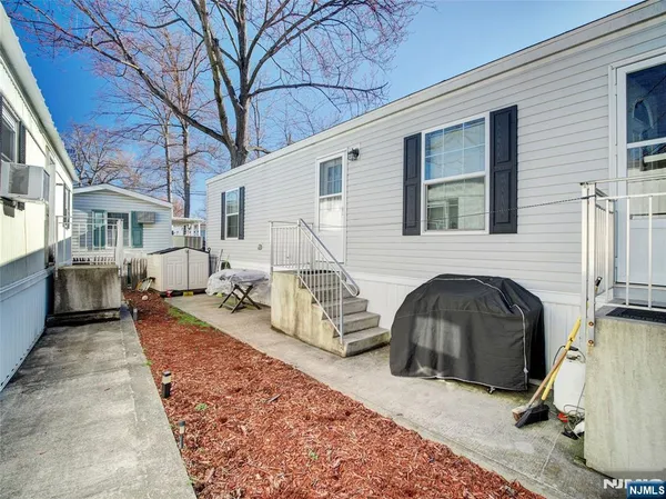 $90,000 | 17 East 6th Street, Moonachie, NJ 07074
