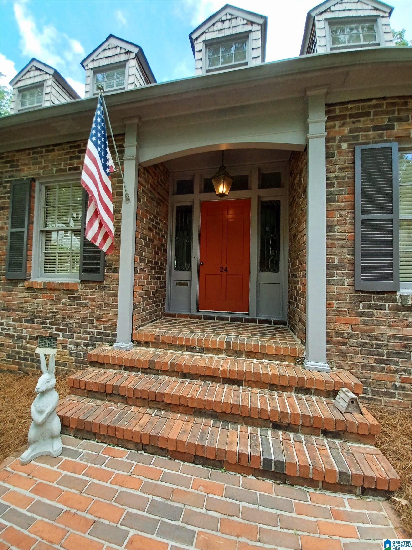 24 Belmont Road Anniston, AL 36207 - Photo 2 of 57