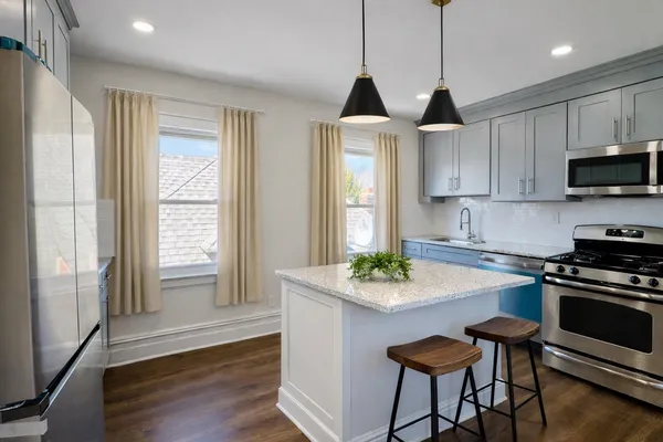 $2,200 | 69 West 39th Street, Unit 3, Bayonne, NJ 07002