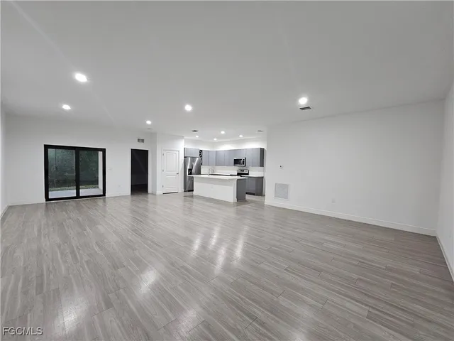 $2,800 | 5002 Gramercy Road, LaBelle, FL 33935