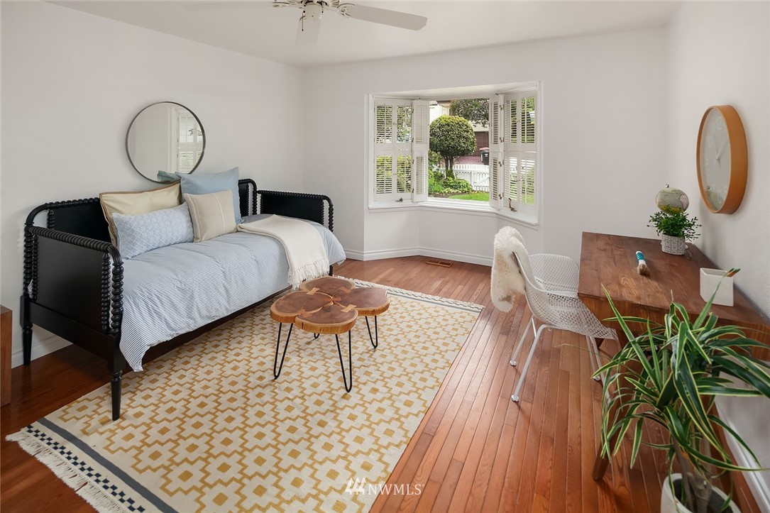 3338 9th Avenue West Seattle, WA 98119 - Photo 12 of 25