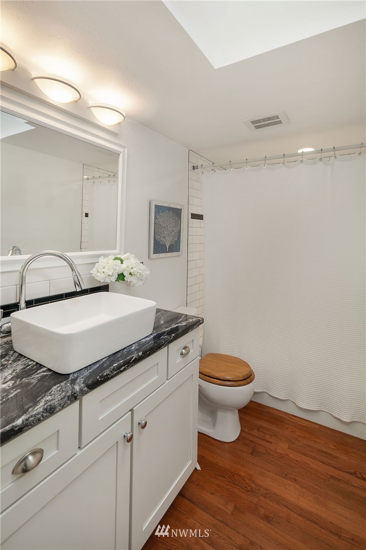 3338 9th Avenue West Seattle, WA 98119 - Photo 13 of 25