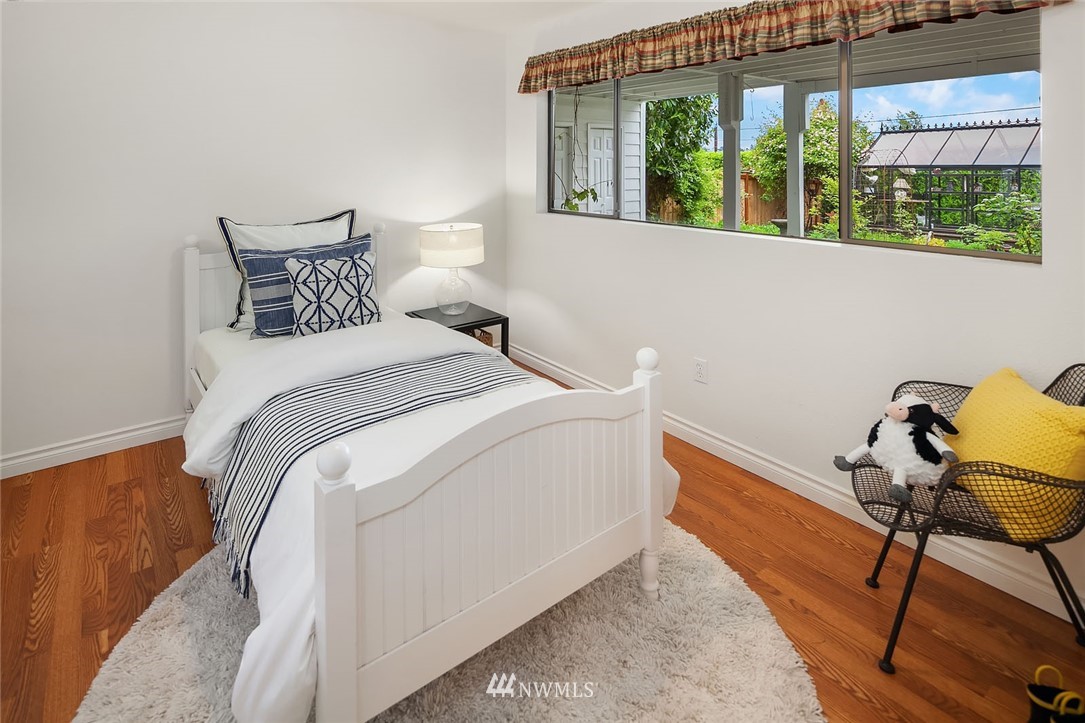 3338 9th Avenue West Seattle, WA 98119 - Photo 16 of 25