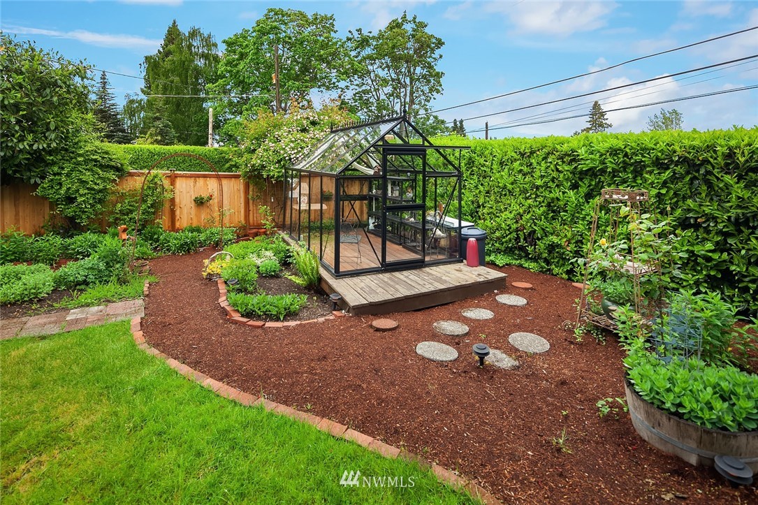 3338 9th Avenue West Seattle, WA 98119 - Photo 23 of 25