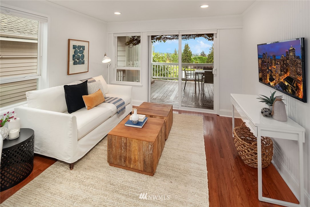 3338 9th Avenue West Seattle, WA 98119 - Photo 9 of 25