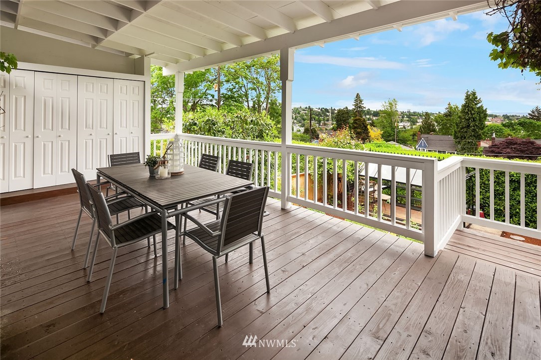 3338 9th Avenue West Seattle, WA 98119 - Photo 10 of 25