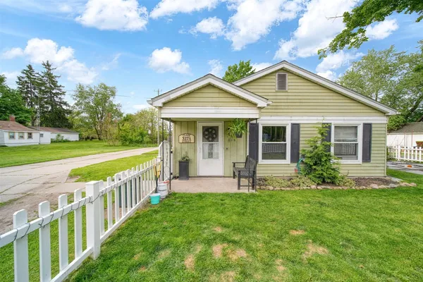 $150,000 | 317 Clark Street, Unit A, Clinton, MI 49236