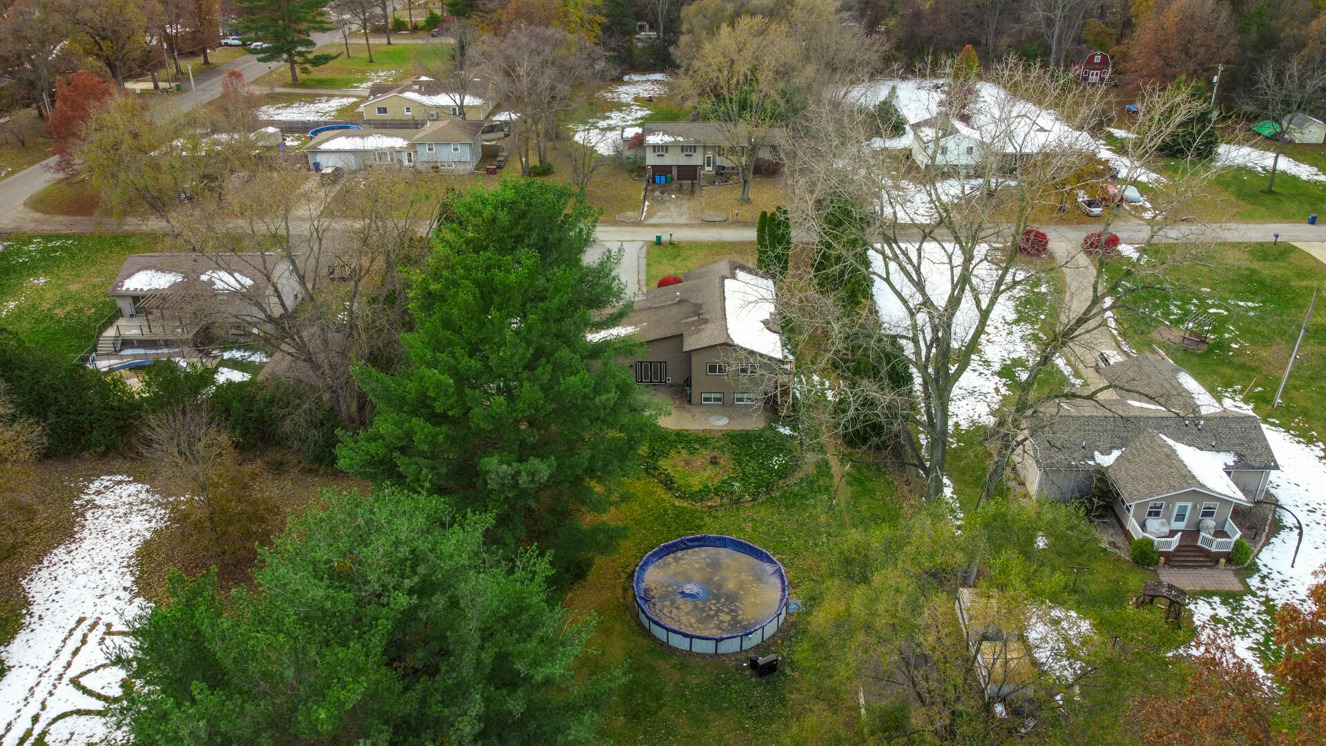 6747 West 450 Road North Michigan City, IN 46360 - Photo 36 of 37 a view of a house with a swimming pool