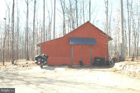 10677 River Road Rixeyville, VA 22737 - Photo 22 of 26 a backyard of a house