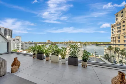 $2,000,000 | 153 North Seabreeze Boulevard, Unit 403, Fort Lauderdale, FL 33304