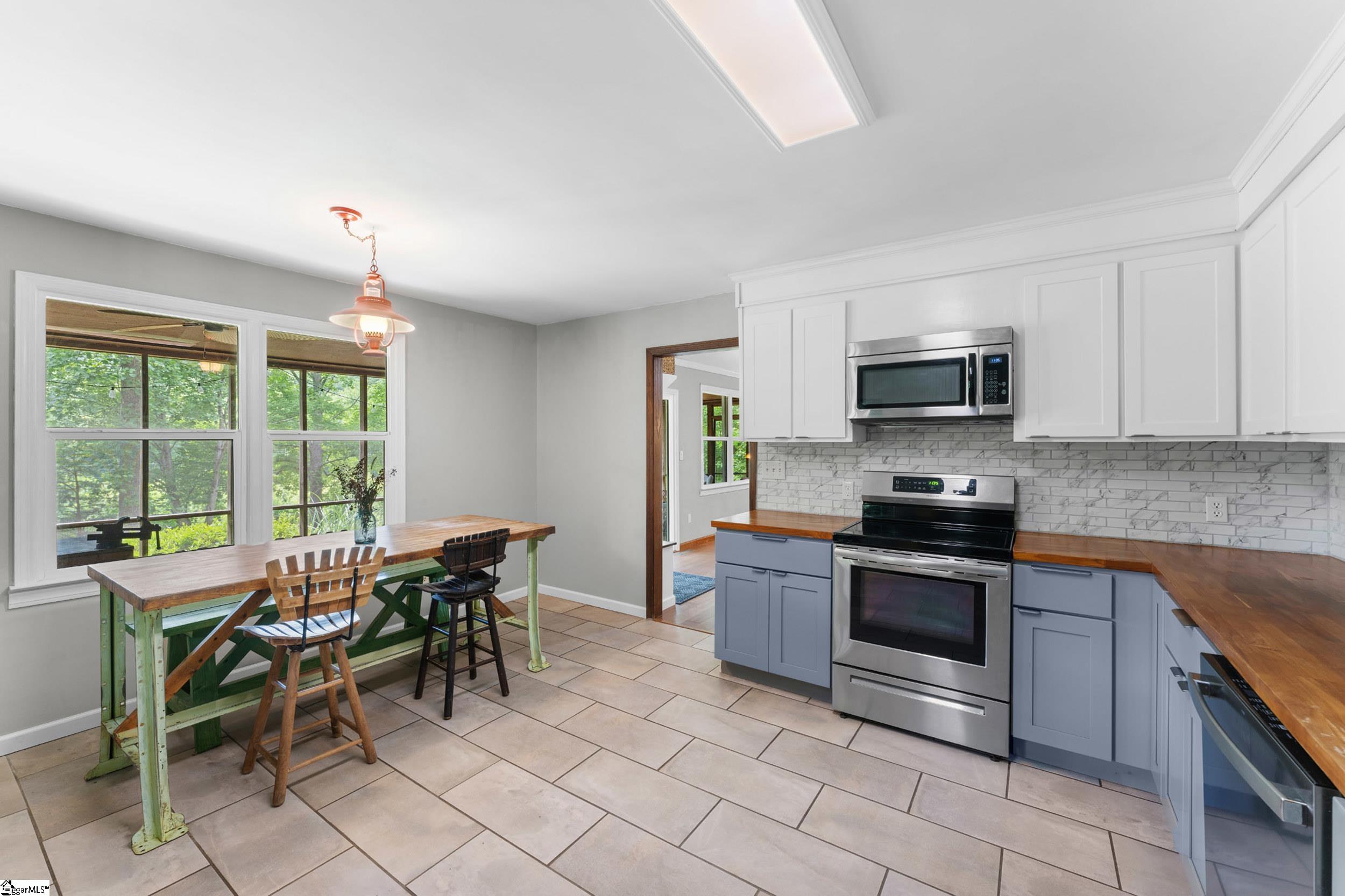 741 Gap Creek Road Marietta, SC 29661 - Photo 11 of 38