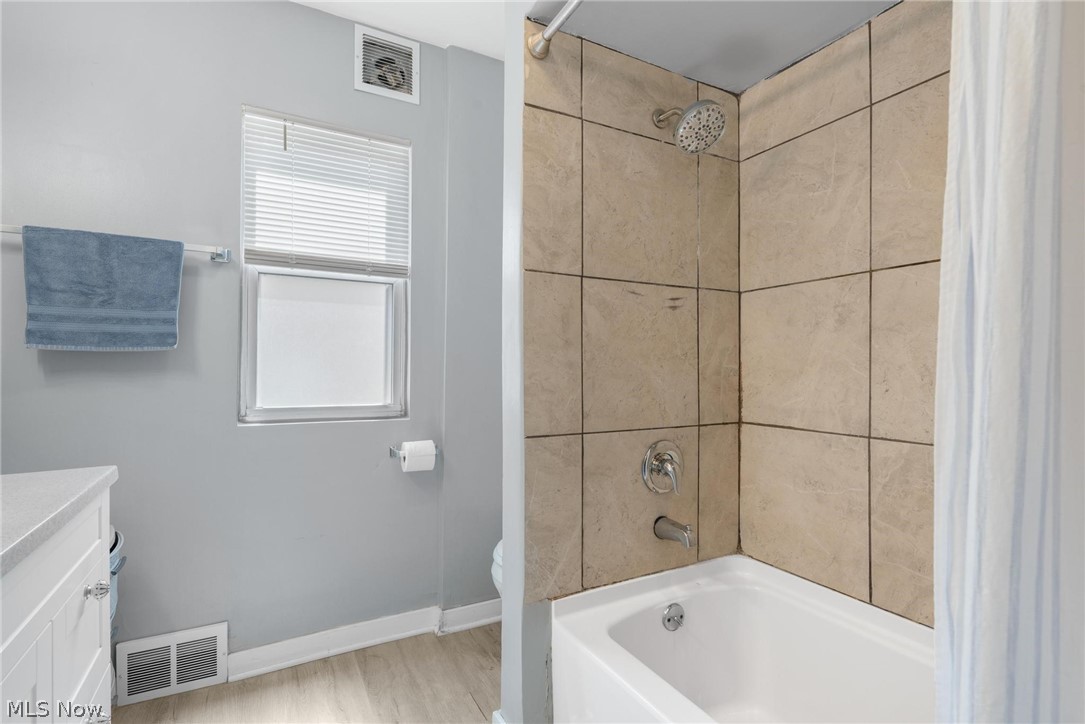 1119 Spring Road Cleveland, OH 44109 - Photo 20 of 27