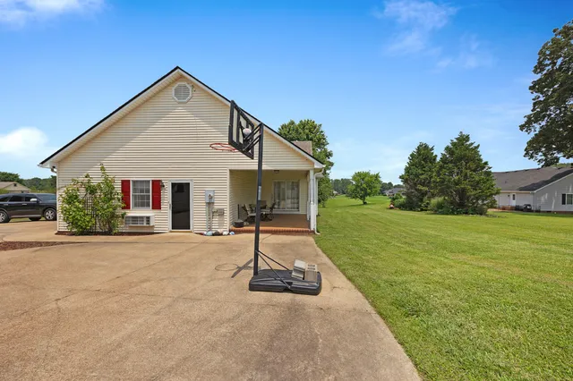 $455,000 | 112 Stillwater Drive, Paris, TN 38242