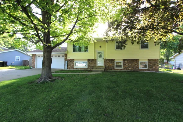 $279,900 | 104 South Parkside Road, Normal, IL 61761