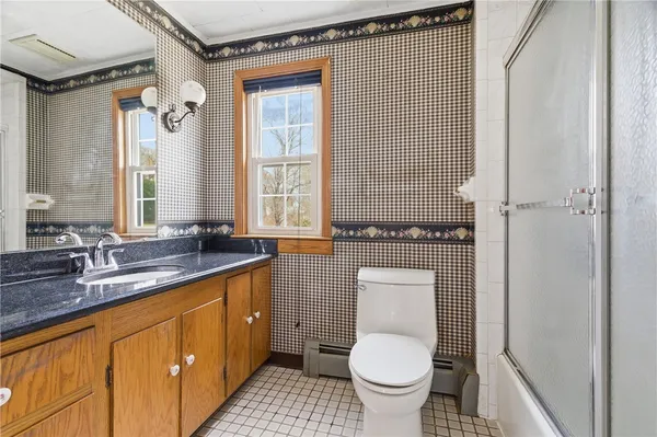 $399,900 | 86 Mendon Road, North Smithfield, RI 02896