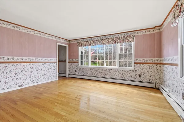 $399,900 | 86 Mendon Road, North Smithfield, RI 02896