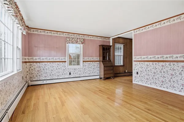 $399,900 | 86 Mendon Road, North Smithfield, RI 02896