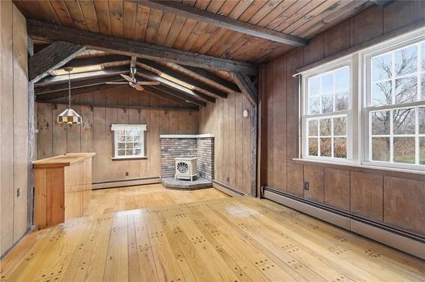 $399,900 | 86 Mendon Road, North Smithfield, RI 02896