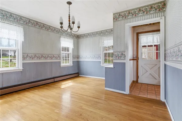 $399,900 | 86 Mendon Road, North Smithfield, RI 02896