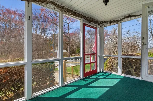 $399,900 | 86 Mendon Road, North Smithfield, RI 02896