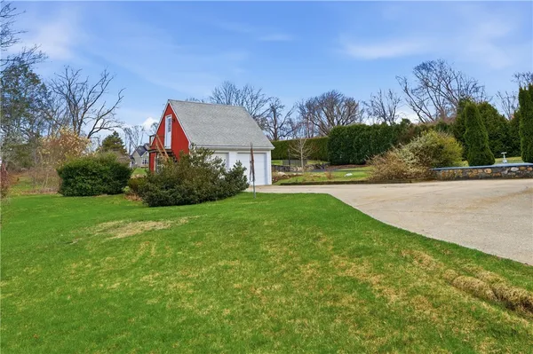 $399,900 | 86 Mendon Road, North Smithfield, RI 02896