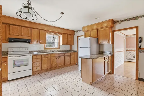$399,900 | 86 Mendon Road, North Smithfield, RI 02896