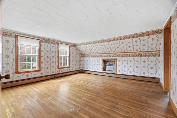 $399,900 | 86 Mendon Road, North Smithfield, RI 02896