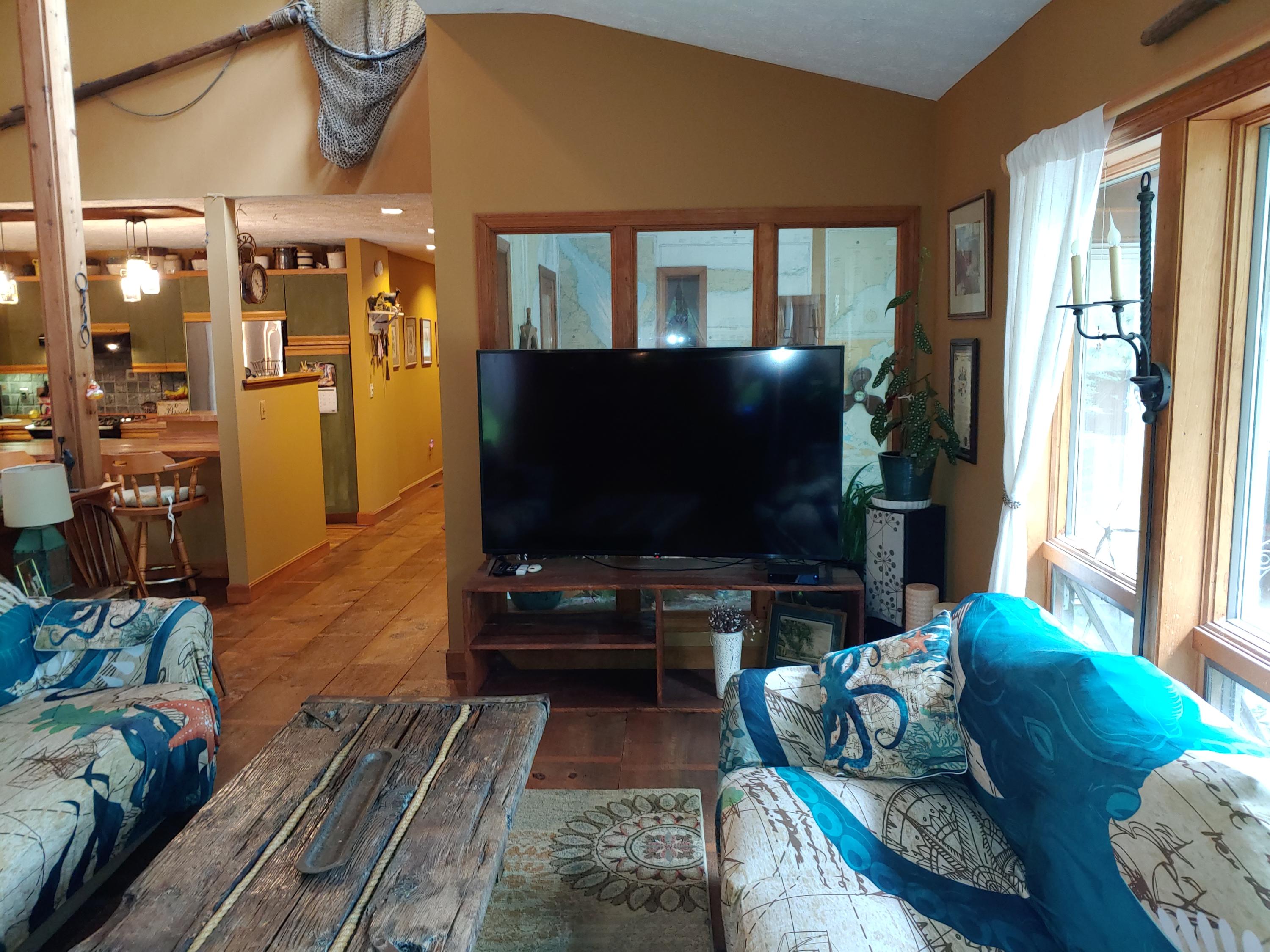 194 Shore Road Cape Neddick, ME 03902 - Photo 31 of 59 Living Room
