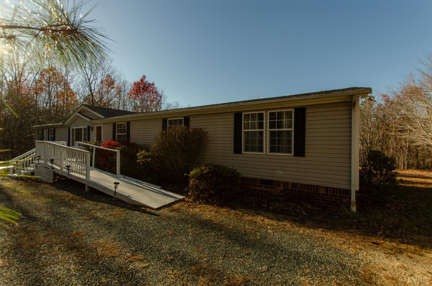 1708 Mud Street Concord, VA 24538 - Photo 30 of 44 a backyard of a house with lots of green space
