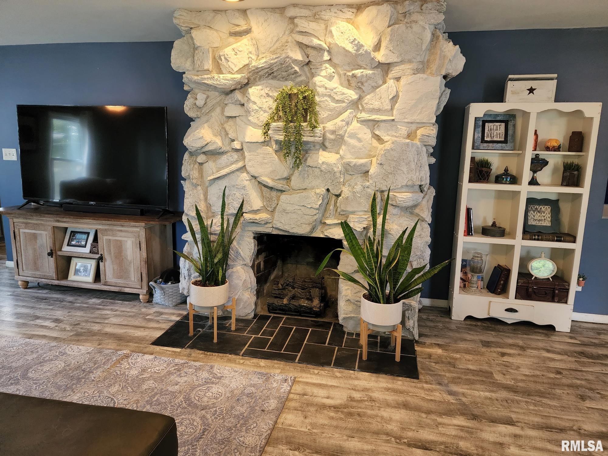 855 Edgehill Road Jacksonville, IL 62650 - Photo 11 of 30 Gallery Image 11