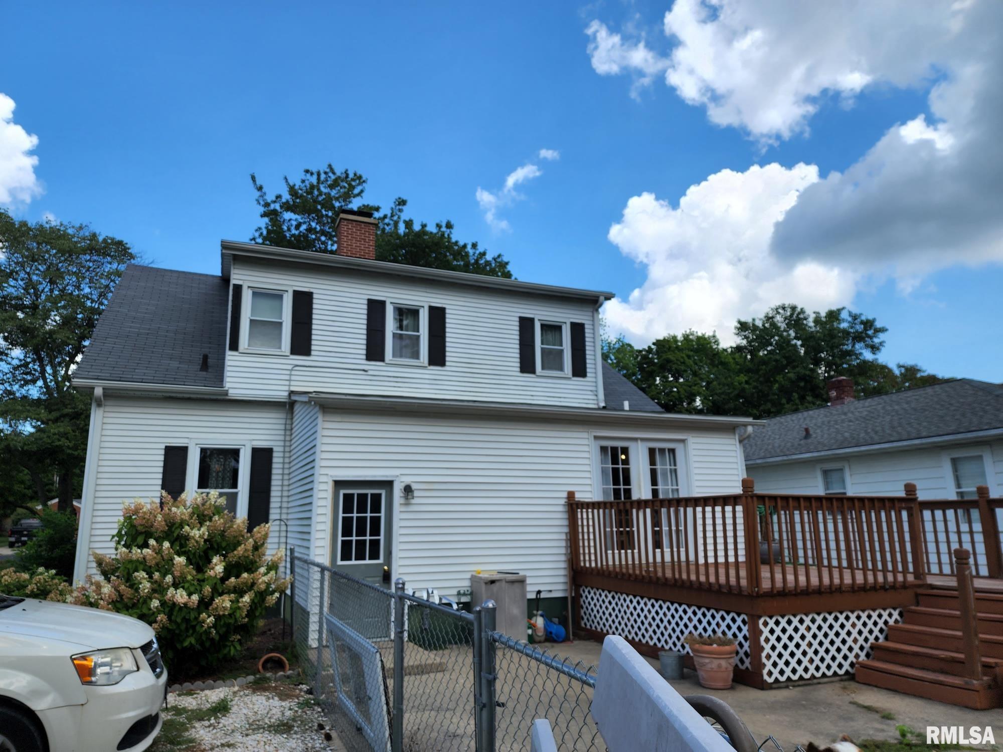 855 Edgehill Road Jacksonville, IL 62650 - Photo 6 of 30 Gallery Image 6