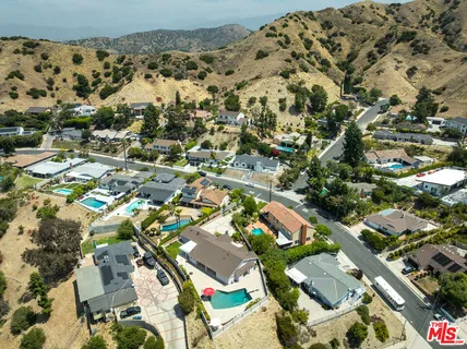 $1,399,000 | 8471 Vine Valley Drive, Sun Valley, CA 91352