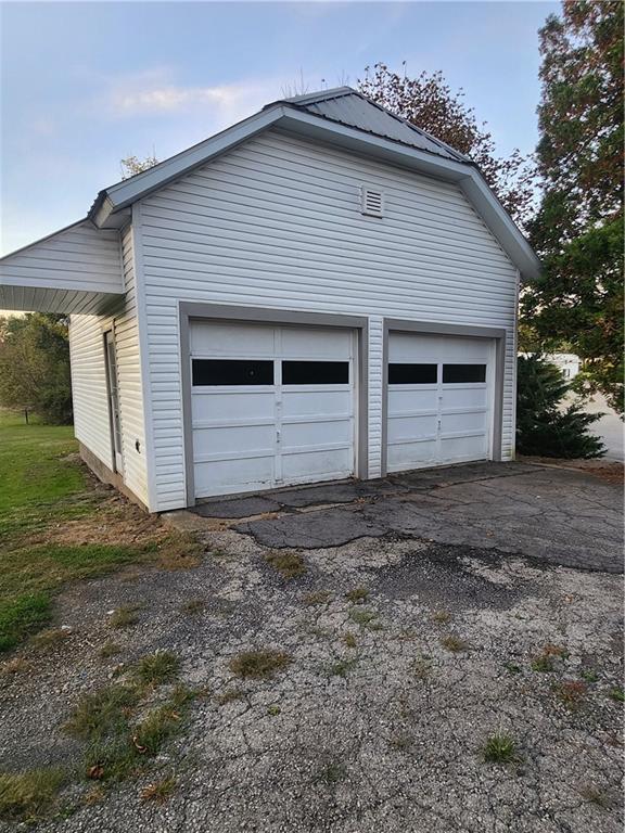6 Hadley Road Greenville, PA 16125 - Photo 8 of 9 a front view of a house