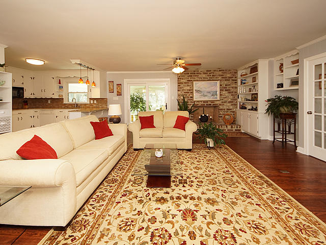 1131 John Rutledge Avenue Hanahan, SC 29410 - Photo 12 of 42 Living Room 2