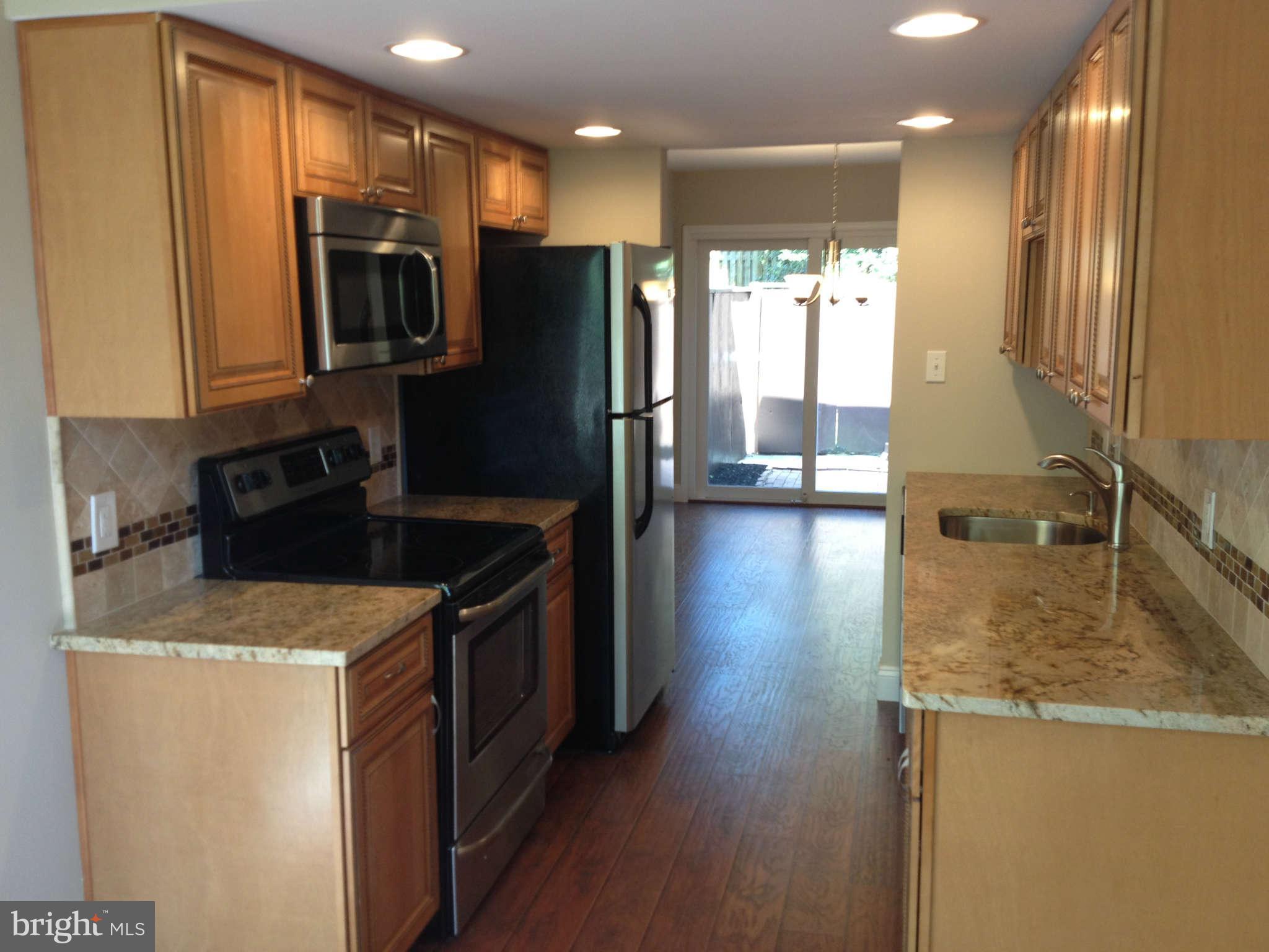 11180 Forest Edge Drive Reston, VA 20190 - Photo 5 of 24 Kitchen