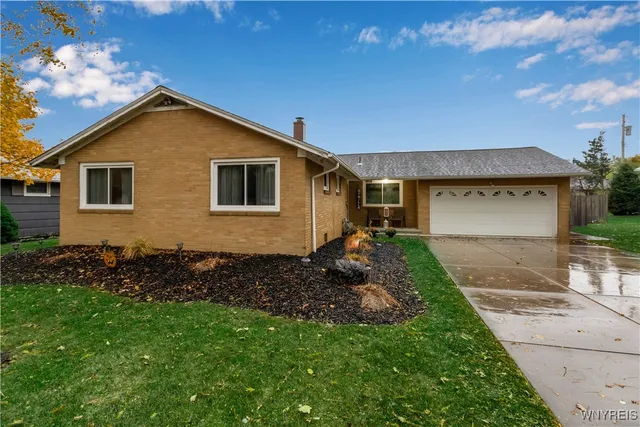 $249,000 | 108 Sedgemoor Court, Amherst, NY 14221