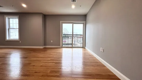 $595,000 | 585 Washington Street, Unit 202, Quincy, MA 02169