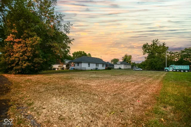 $10,000 | 2114 Locust Street, Anderson, IN 46016