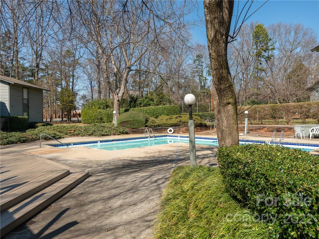 5012 Sardis Road, Unit E Charlotte, NC 28270 - Photo 26 of 31 Gallery Image 26
