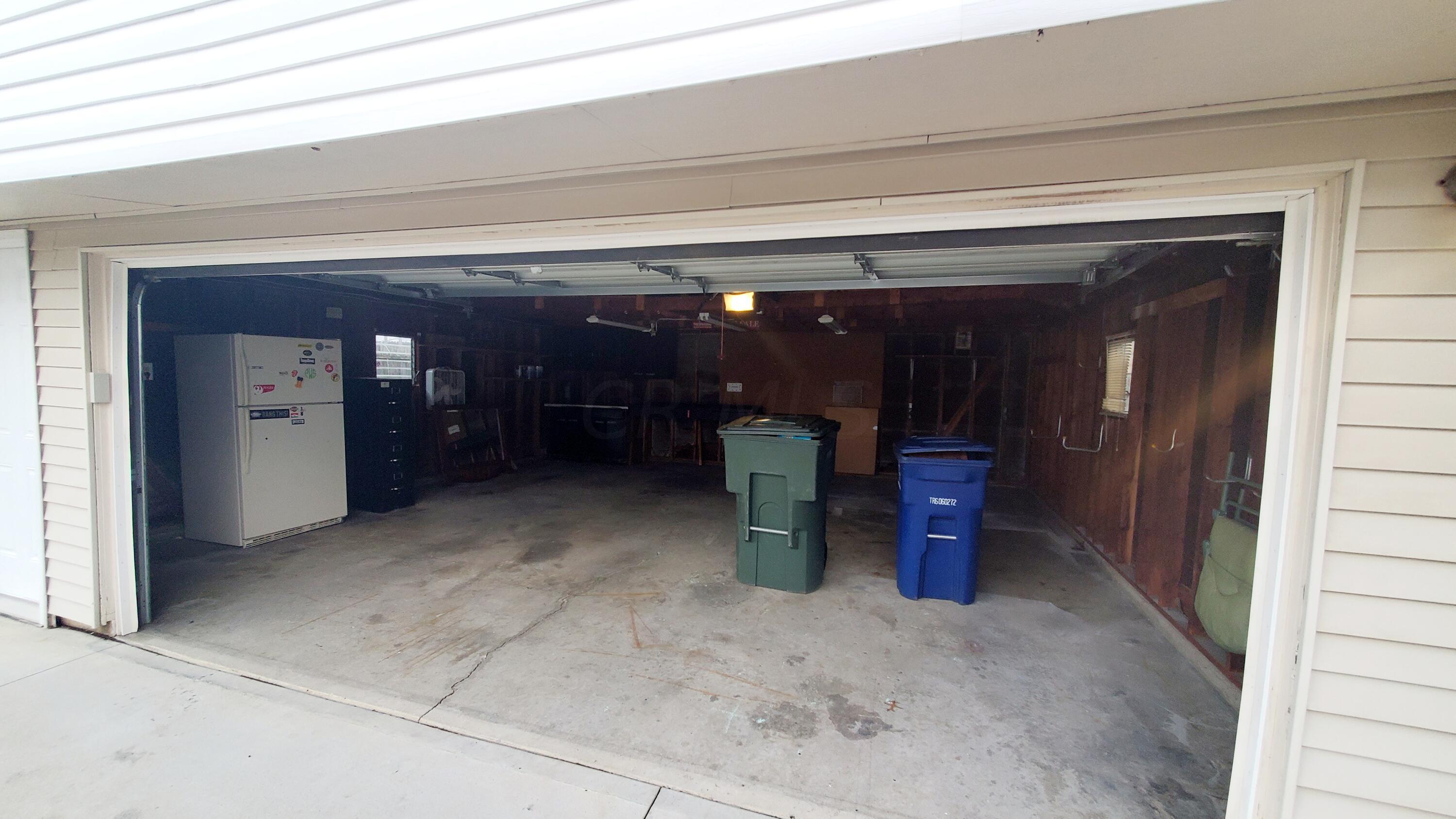 3105 Hillgate Road Columbus, OH 43207 - Photo 31 of 34 Garage