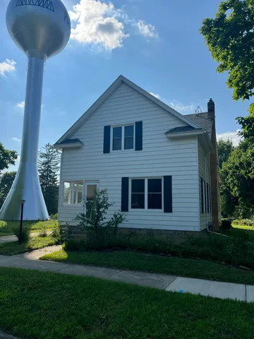 $255,000 | 432 South Lincoln Street, Portland, MI 48875