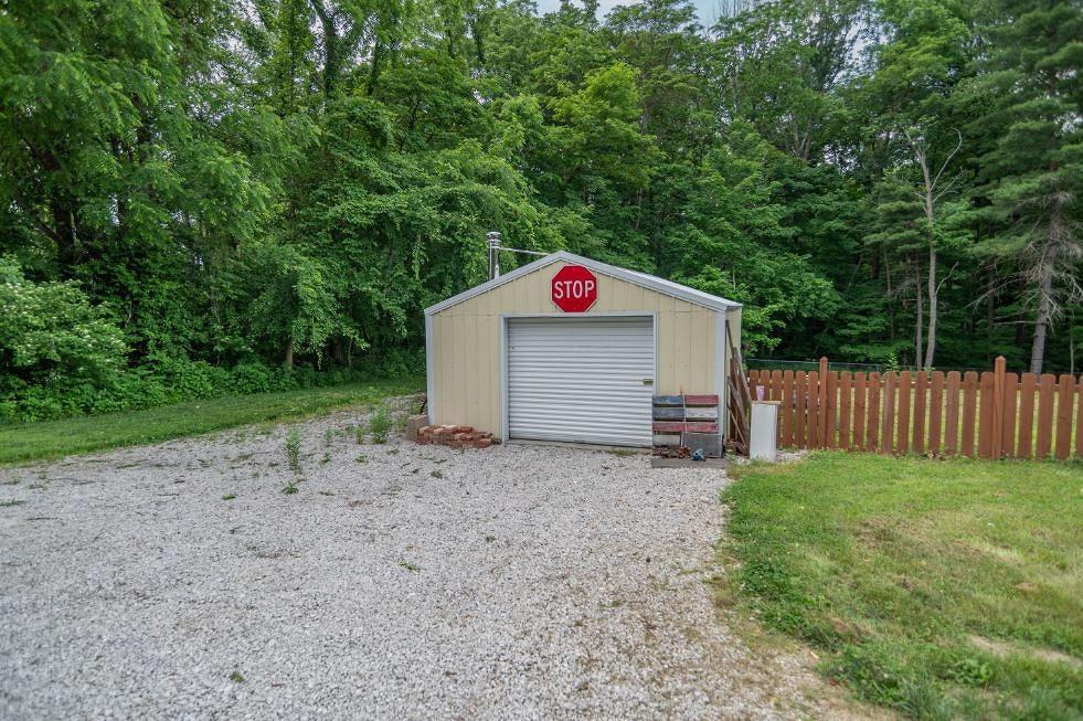 7015 Red Day Road Martinsville, IN 46151 - Photo 3 of 21