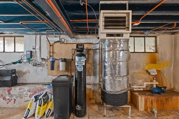 a view of utility room