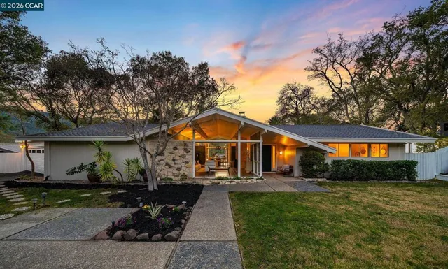 $2,438,000 | 38-38 Vista Del Mar, Orinda, CA 94563