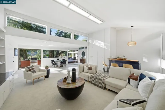 $2,438,000 | 38-38 Vista Del Mar, Orinda, CA 94563