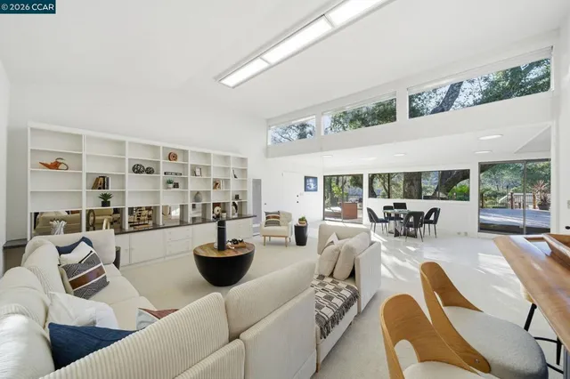 $2,438,000 | 38-38 Vista Del Mar, Orinda, CA 94563